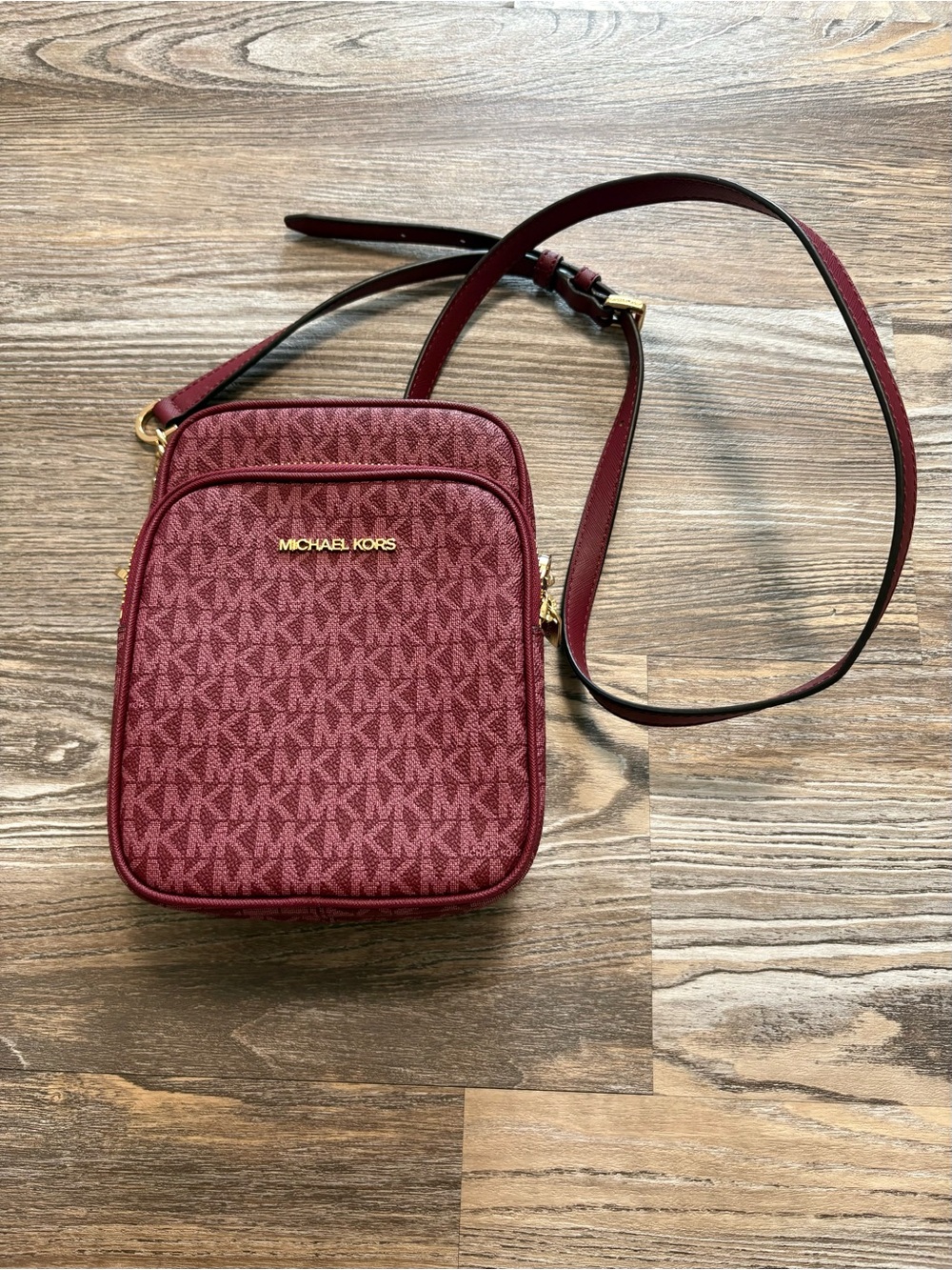 Michael Kors Jet Set Travel Medium Signature Logo Crossbody Flight Raspberry